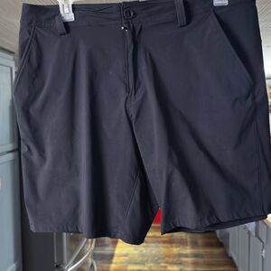 Under Armour Black Golf Shorts size 36
